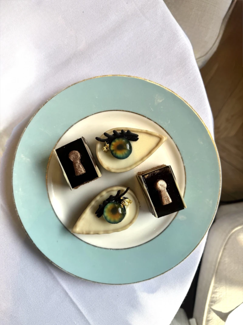 Iconic Eye Dessert Fashion Becomes Tea Afternoon Tea
